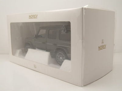 Mercedes G-Klasse G-Modell 2024 classic grau Modellauto 1:18 Norev