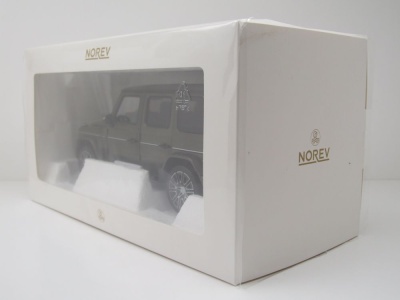 Mercedes G-Klasse G-Modell 2024 indium grau Modellauto 1:18 Norev