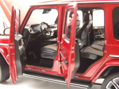 Mercedes G-Klasse G-Modell 2024 hyacinth rot Modellauto 1:18 Norev