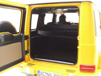 Mercedes G-Klasse G-Modell 2024 sonnen gelb Modellauto 1:18 Norev