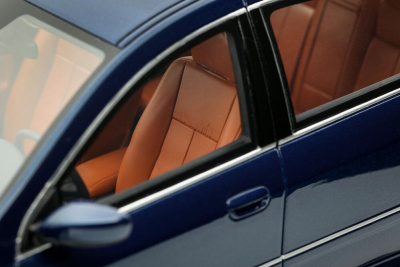 Peugeot 607 3.0 V6 Phase 2 2008 blau Modellauto 1:18 Ottomobile