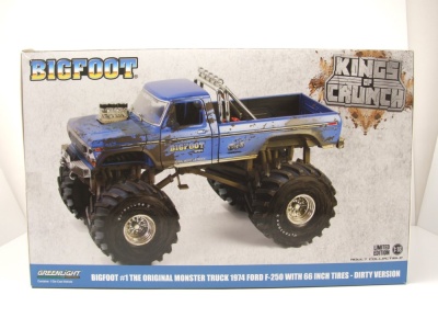 Ford F-250 Monster Truck Bigfoot 1974 blau Dirty Version 66 inch-Reifen Modellauto 1:18 Greenlight Collectibles