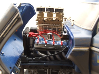 Ford F-250 Monster Truck Bigfoot 1974 blau Dirty Version 66 inch-Reifen Modellauto 1:18 Greenlight Collectibles