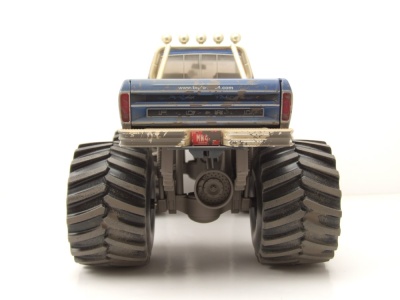 Ford F-250 Monster Truck Bigfoot 1974 blau Dirty Version 66 inch-Reifen Modellauto 1:18 Greenlight Collectibles