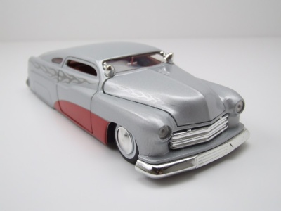 Mercury Coupe 1951 silber rot Modellauto 1:24 Jada Toys