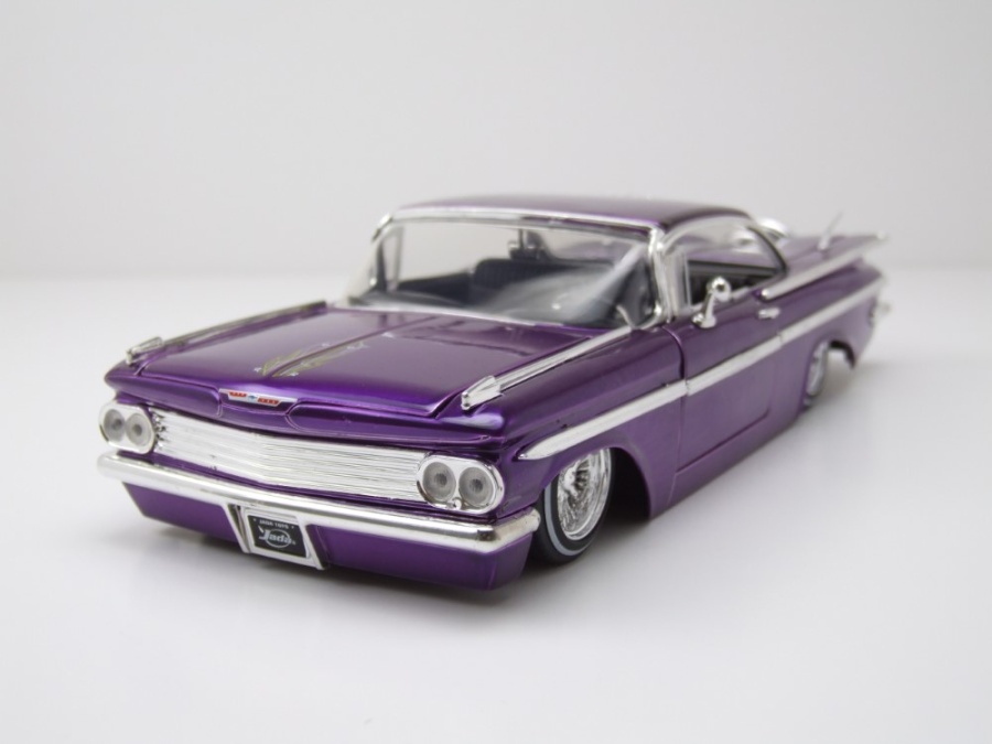 Modellauto Chevrolet Impala 1959 lila 1:24 Jada Toys bei
