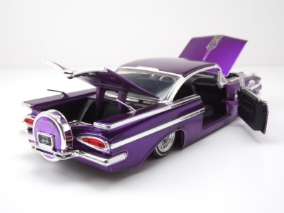 Chevrolet Impala 1959 lila Modellauto 1:24 Jada Toys