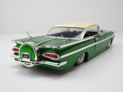 Chevrolet Impala 1959 grün Modellauto 1:24 Jada Toys