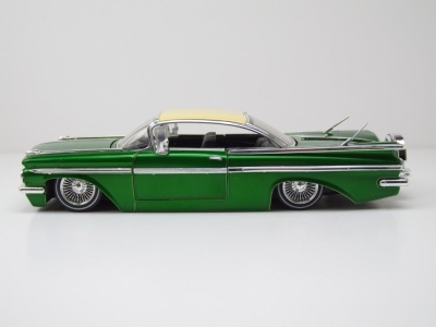 Chevrolet Impala 1959 grün Modellauto 1:24 Jada Toys