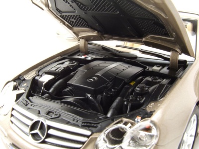 Mercedes SL 500 R230 2003 beige metallic Modellauto 1:18 Norev