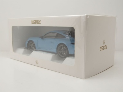 Porsche 911 GT3 Weissach Pack 2025 hellblau Modellauto 1:18 Norev
