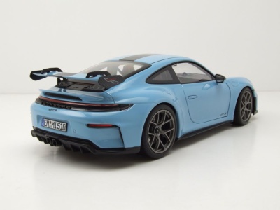 Porsche 911 GT3 Weissach Pack 2025 hellblau Modellauto 1:18 Norev