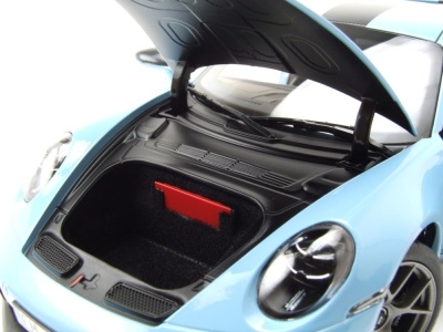Porsche 911 GT3 Weissach Pack 2025 hellblau Modellauto 1:18 Norev