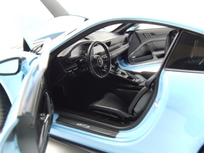 Porsche 911 GT3 Weissach Pack 2025 hellblau Modellauto 1:18 Norev