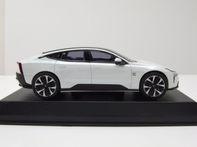 Polestar 5 2025 snow weiß Modellauto 1:43 Norev