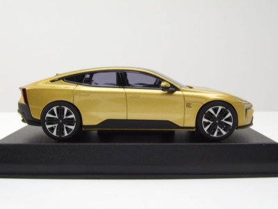 Polestar 5 2025 gold Modellauto 1:43 Norev