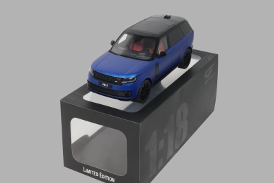 Land Rover Range Rover Sport P615 SV 2024 blau Modellauto 1:18 GT Spirit
