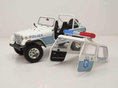 Jeep CJ-7 Clearwater Florida Police Department 1982 weiß blau Modellauto 1:18 Greenlight Collectibles