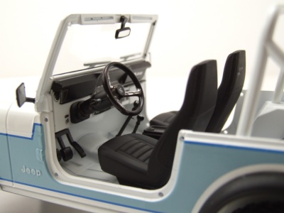 Jeep CJ-7 Clearwater Florida Police Department 1982 weiß blau Modellauto 1:18 Greenlight Collectibles
