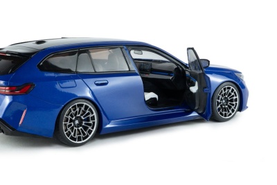 BMW M5 G99 Touring Kombi 2024 blau metallic Modellauto 1:18 Solido