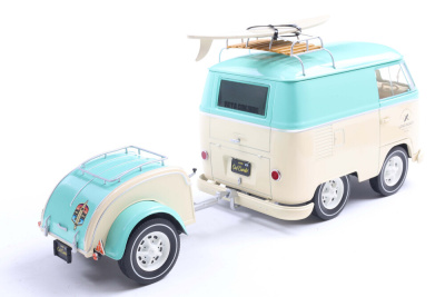 VW T1 Kool Kombi Long Beach Surfing Club 2024 mint grün weiß Modellauto 1:18 Solido
