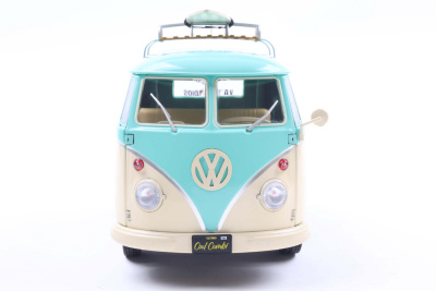 VW T1 Kool Kombi Long Beach Surfing Club 2024 mint grün weiß Modellauto 1:18 Solido