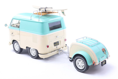 VW T1 Kool Kombi Long Beach Surfing Club 2024 mint grün weiß Modellauto 1:18 Solido