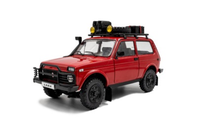 Lada Niva 1980 rot mit Dachgepäck Modellauto 1:18...