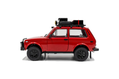 Lada Niva 1980 rot mit Dachgepäck Modellauto 1:18...