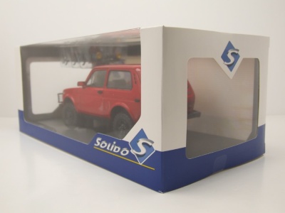 Lada Niva 1980 rot mit Dachgepäck Modellauto 1:18 Solido