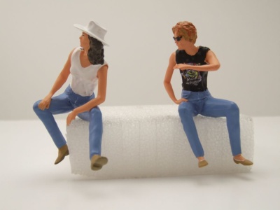 Figuren Set Thelma und Louise für 1:18 Modelle KK Scale
