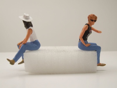 Figuren Set Thelma und Louise für 1:18 Modelle KK Scale
