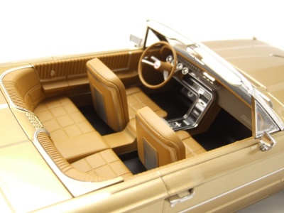 Ford Thunderbird Convertible 1966 gold metallic Modellauto 1:18 KK Scale