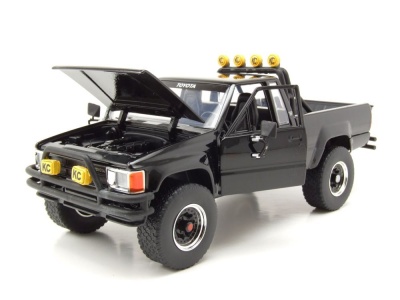 Toyota SR5 Pick Up 1985 schwarz mit Skateboard Zurück in die Zukunft Modellauto 1:24 Jada Toys