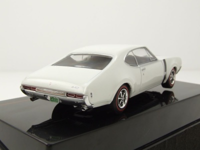 Oldsmobile 442 W-30 1970 weiß Modellauto 1:43 ixo...