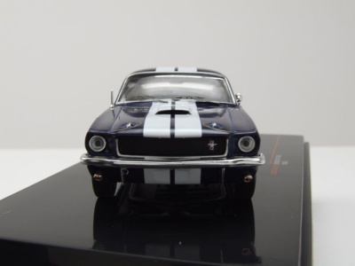 Ford Shelby Mustang GT 350 1965 dunkelblau weiß Modellauto 1:43 ixo models