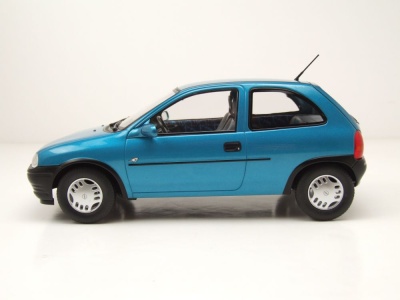 Opel Corsa B 1993 türkis metallic Modellauto 1:18 MCG