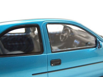 Opel Corsa B 1993 türkis metallic Modellauto 1:18 MCG