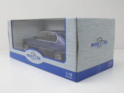 BMW Alpina B11 3,5 1992 dunkelblau metallic Modellauto 1:18 MCG