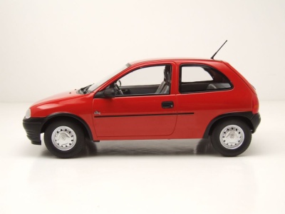 Opel Corsa B 1993 rot Modellauto 1:18 MCG