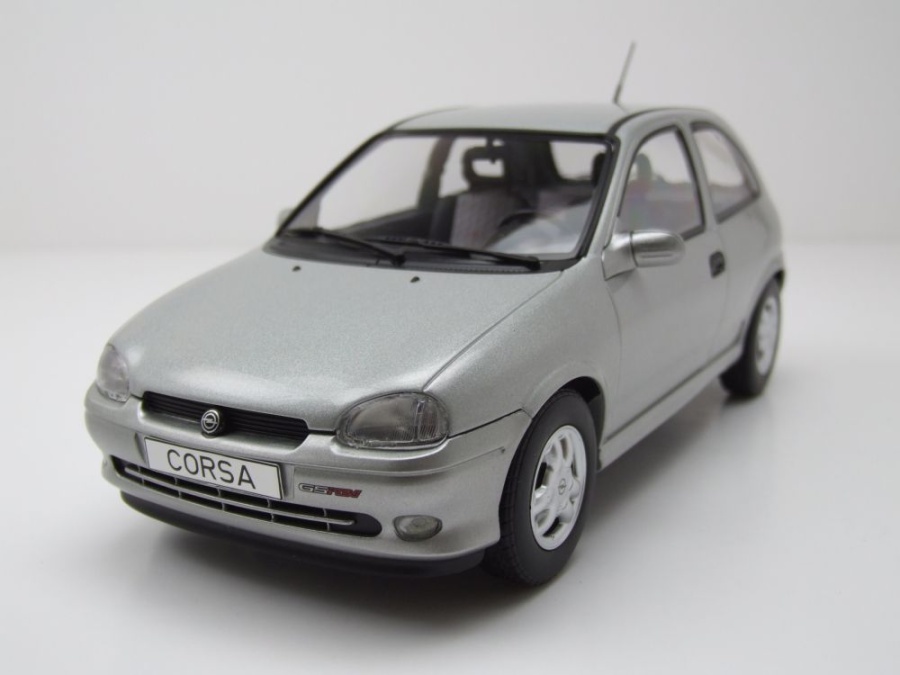 Modellauto Opel Corsa B 1993 silber 1:18 MCG bei Modellautocenter