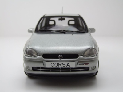 Opel Corsa B GSI 1993 silber Modellauto 1:18 MCG
