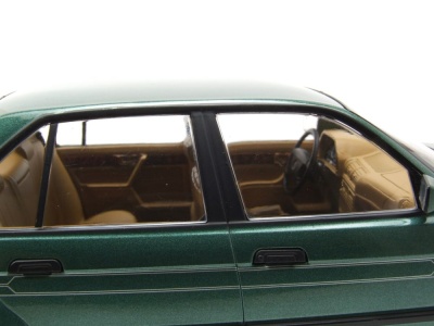 BMW Alpina B11 3,5 1992 dunkelgrün metallic Modellauto 1:18 MCG
