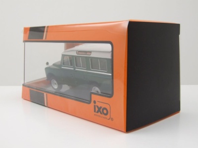 Land Rover 109 Series III 1978 dunkelgrün weiß Modellauto 1:43 ixo models