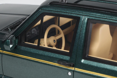 Jeep Cherokee XJ 1995 dunkelgrün Modellauto 1:18 Ottomobile