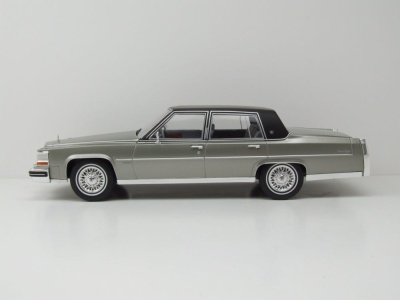 Cadillac Fleetwood Brougham 1982 grau metallic Modellauto 1:18 MCG