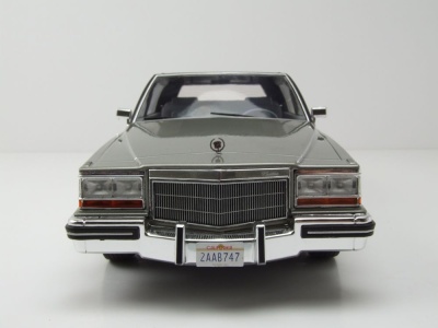 Cadillac Fleetwood Brougham 1982 grau metallic Modellauto 1:18 MCG