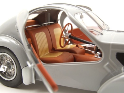 Bugatti Type 57 SC Atlantic 1937 grau Modellauto 1:18 Solido