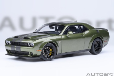 Dodge Challenger SRT Jailbreak 2022 grün Modellauto...