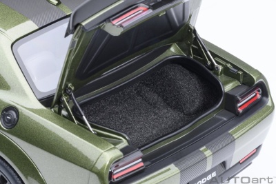 Dodge Challenger SRT Jailbreak 2022 grün Modellauto 1:18 Autoart